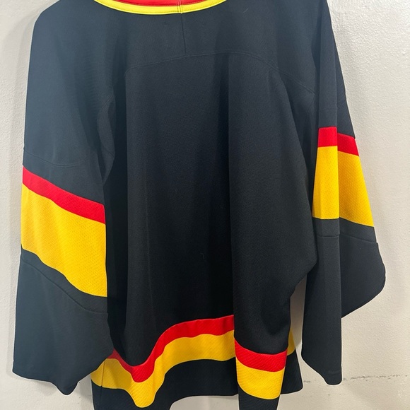 Full Send Nelk Vancouver Canucks Hockey Jersey Shirt medium - Picture 3 of 6